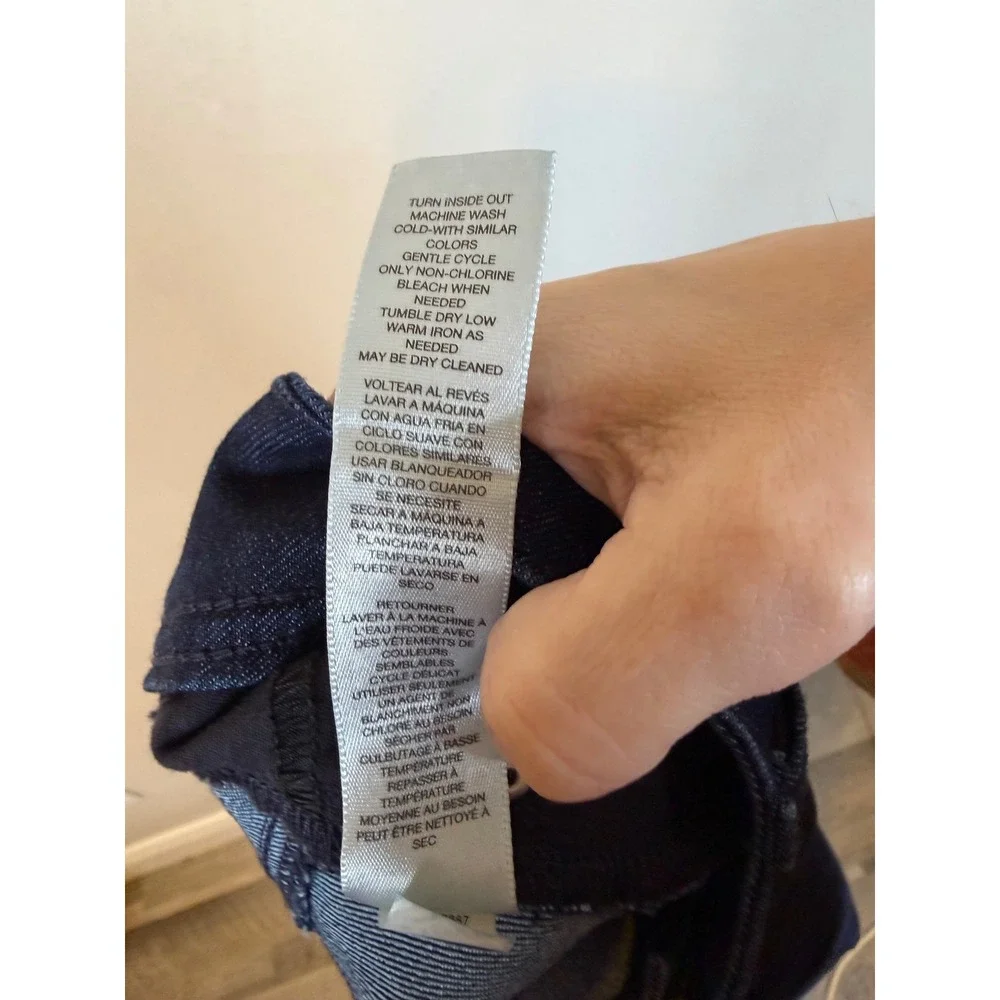 Chico's Womens Capri Jeans Fabulously Slimming Dark Wash Blue Size 1.5